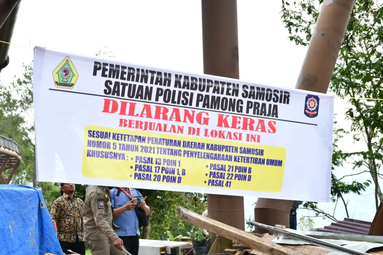 Tim Gabungan Bongkar Bangunan Liar di Kawasan Menara Pandang Tele Secara Menyeluruh