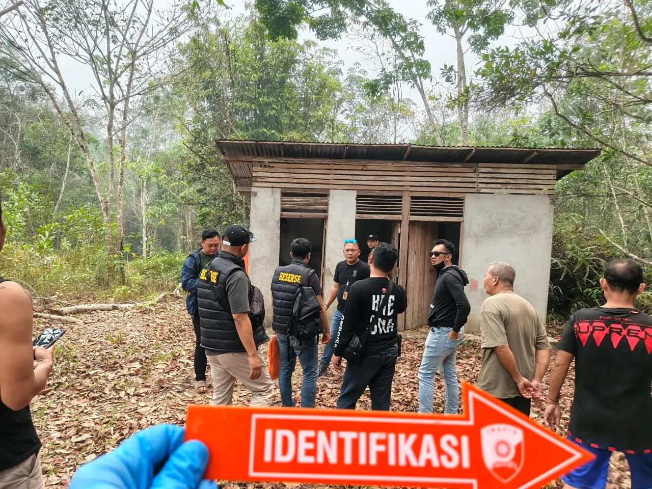 Pria 27 Tahun Ditemukan Meninggal di Toilet Rumah Pelangi Kubu Raya, Polisi Olah TKP