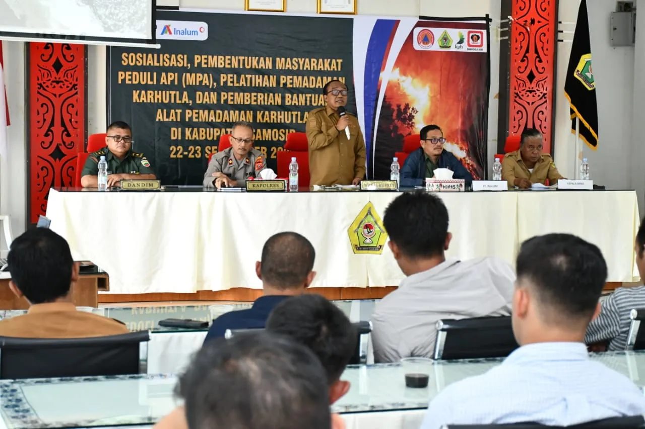 Bupati-Wabup Samosir Kunjungi Korban Kecelakaan Bus Wisatawan di Boho
