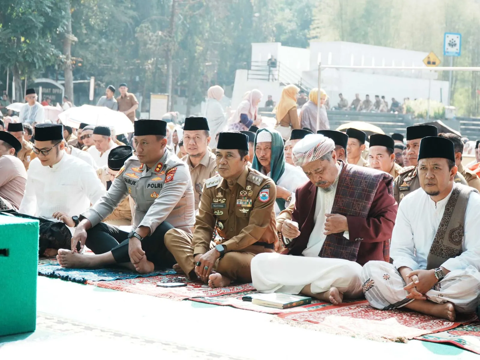 Cimahi Krisis Air: Ribuan Warga dan ASN Gelar Shalat Istisqo di Alun-Alun,