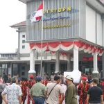 Polres Kubu Raya Kawal Aksi Warga Gang Parit Seribu di Kantor ATR/BPN