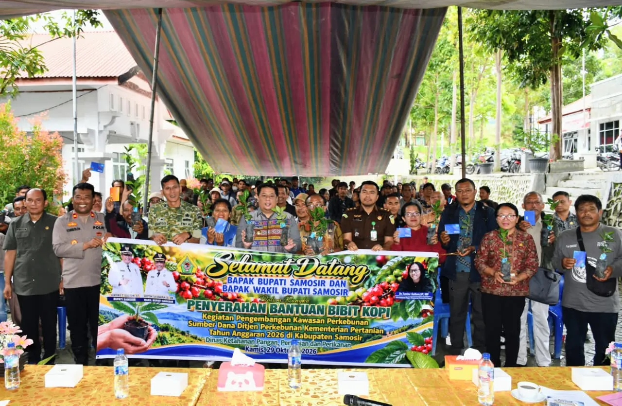 Pemkab Samosir Bagikan 1,25 Juta Bibit Kopi Dari Kementerian Pertanian Kepada 245 Poktan