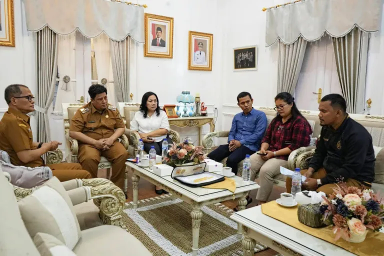 Bupati Samosir  Vandiko Gultom Beri  Dukungan bagi Atlet Dan Pelatih Menjelang Porprovsu ke-XII Dan Forprovsu