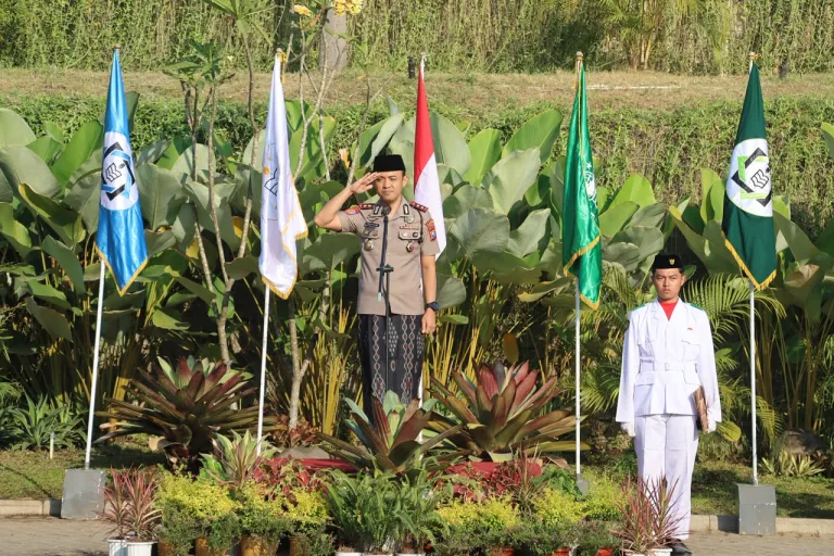 Hari Santri Nasional, Kapolres Pasuruan Ingatkan Pelajar Bahaya Narkoba hingga Perundungan