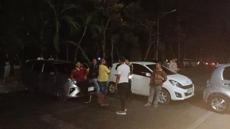 Aktivitas Masyarakat Terdampak Penutupan Jalan di Pajarakan, Penyelesaian Damai Diharapkan