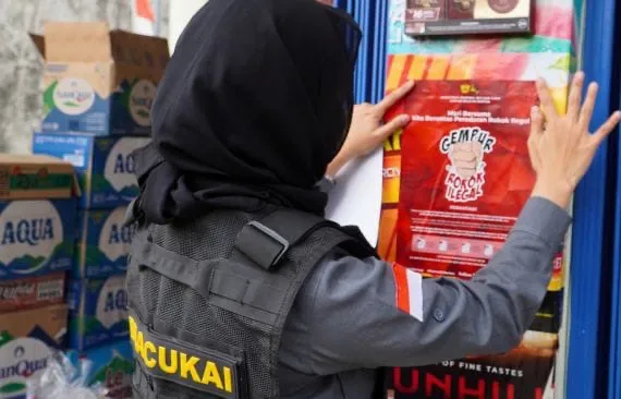 Tak Hanya Razia, Satpol PP Lumajang Gencarkan Edukasi untuk Berantas Rokok Ilegal