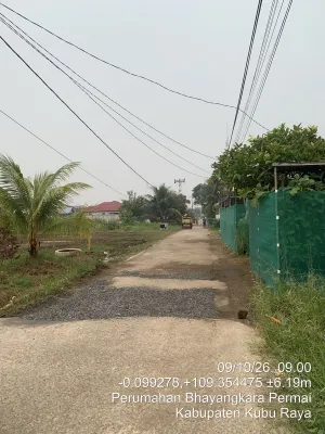 Warga Komplek Bhayangkara Permai RT 05 RW 06 Bersyukur Jalan Komplek Diaspal