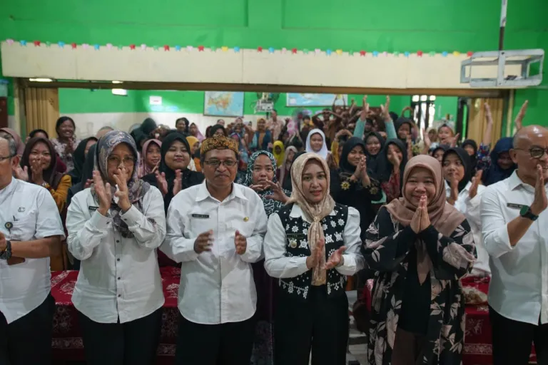 Ning Ita Ajak Orang Tua Dampingi Anak, Pendidikan Jadi Kunci Masa Depan Lebih Baik