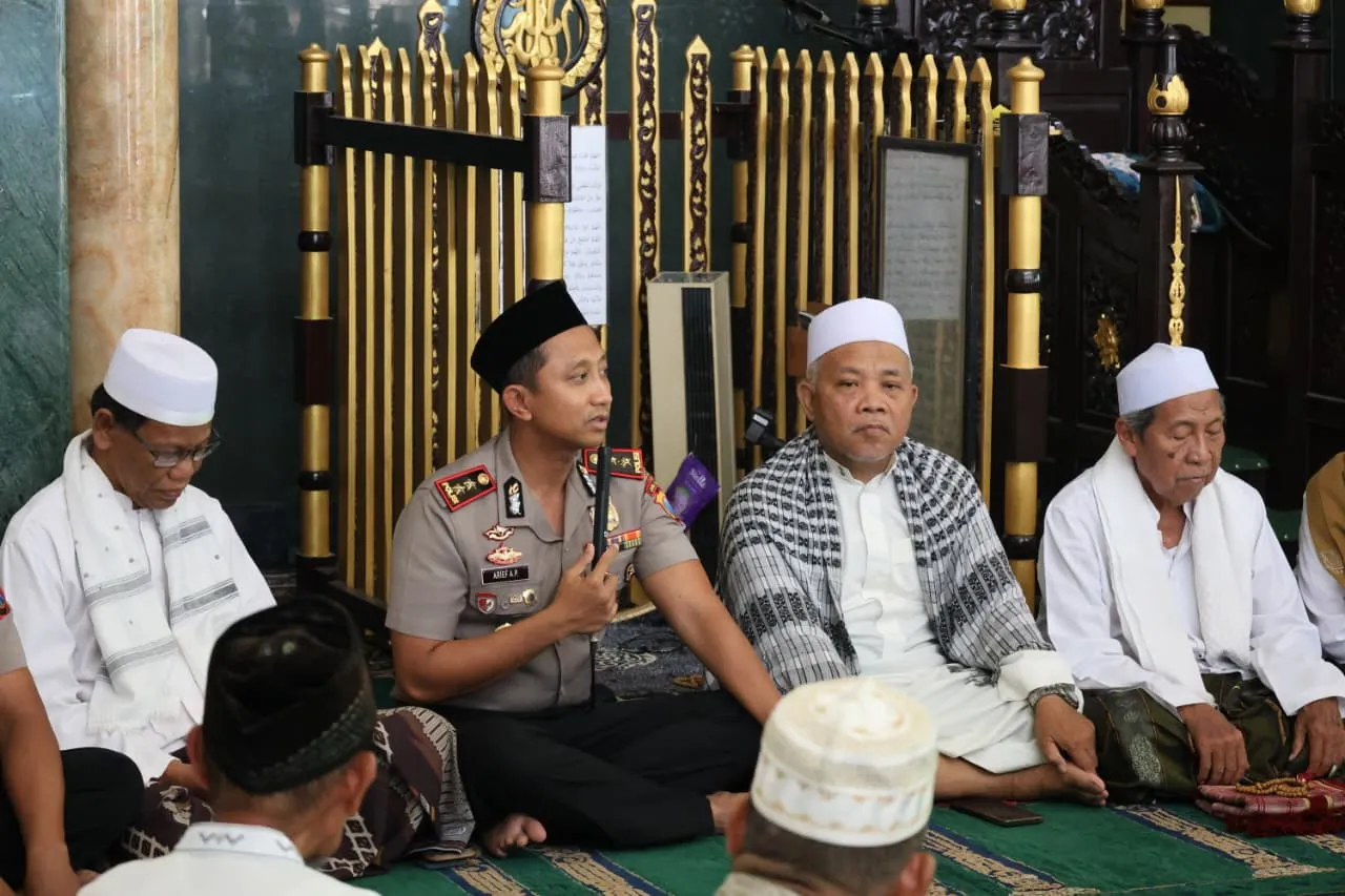 Jumat Keliling di Masjid Baiturrahman, Kapolres Pasuruan Kota Ajak Masyarakat Bersama Jaga Kamtibmas