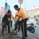 Wujudkan Green Policing, Kapolres Pasuruan Kota Pimpin Kurve Bersama Warga Bersihkan Pasar Kebonagung