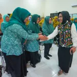 Ning Ita Minta Pelaporan Posyandu 6 SPM Tertib