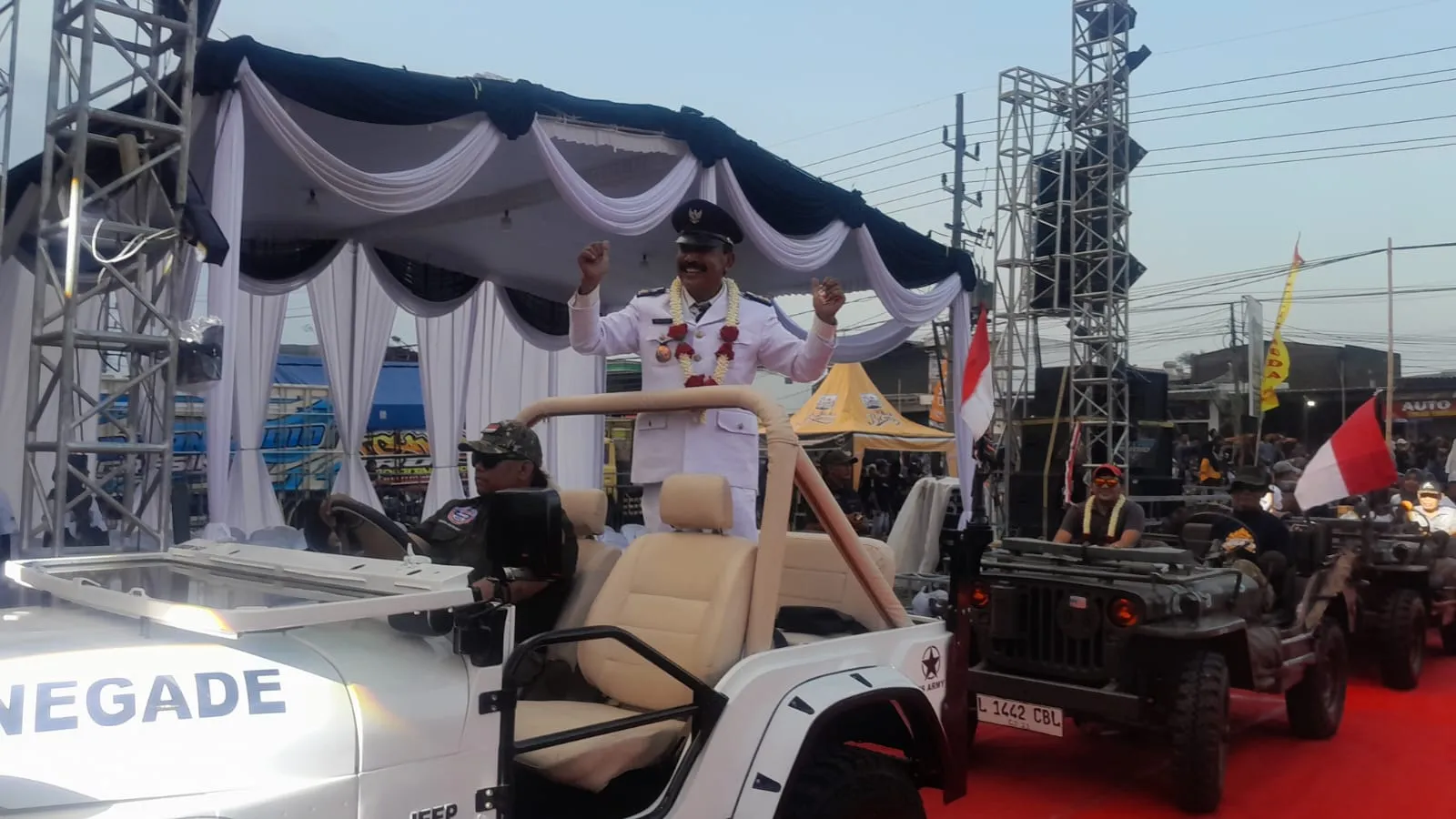 Karnaval “Menganti Aura Desa Bersatu” Meriah, 27 Rombongan Peserta Tampilkan Sound Horeg
