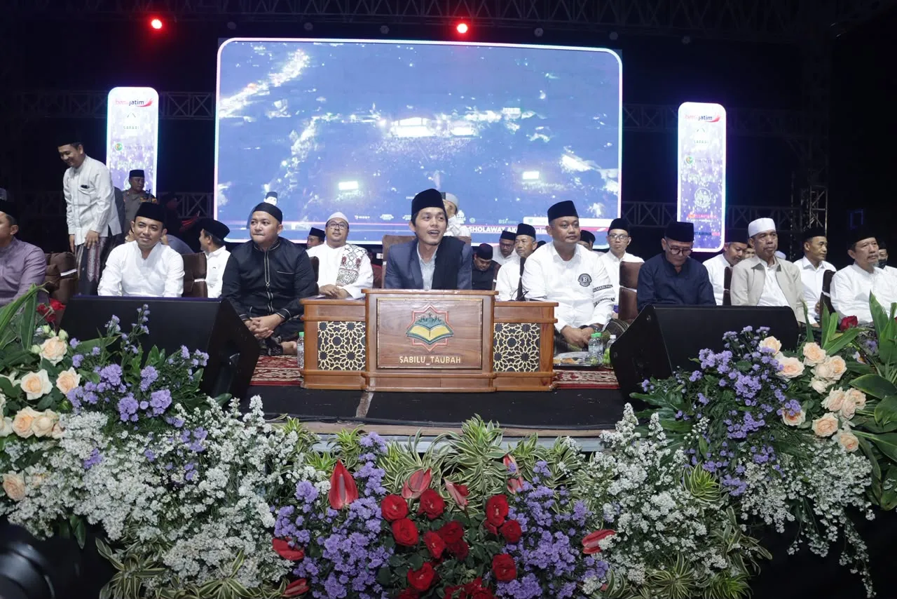 Kapolres Pasuruan Hadiri Pengajian Umum Bersama Gus Iqdam dalam Peringatan Hari Santri Nasional Tahun 2026